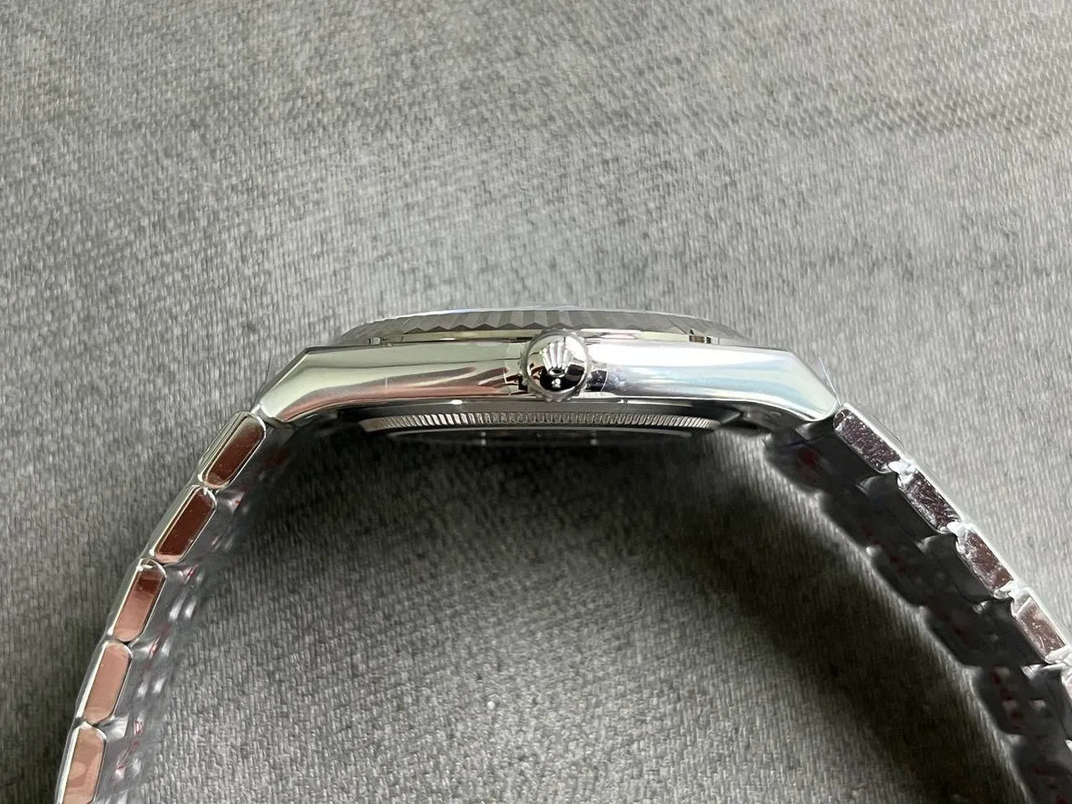 Land-Dweller 40 mm Ice Blue Dial (2025)